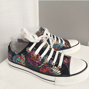 Latina Embroidered Sneakers Sz 8 Low Top Casual Shoes Bright Floral